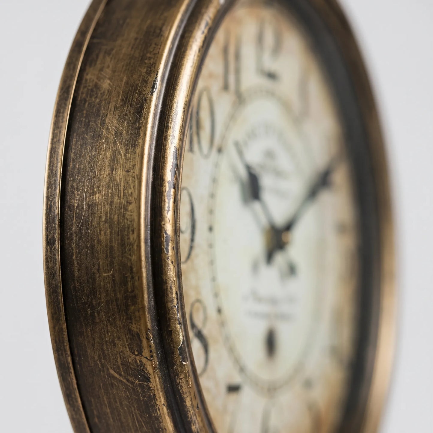 Chronova - Vintage Style Round Wall Clock