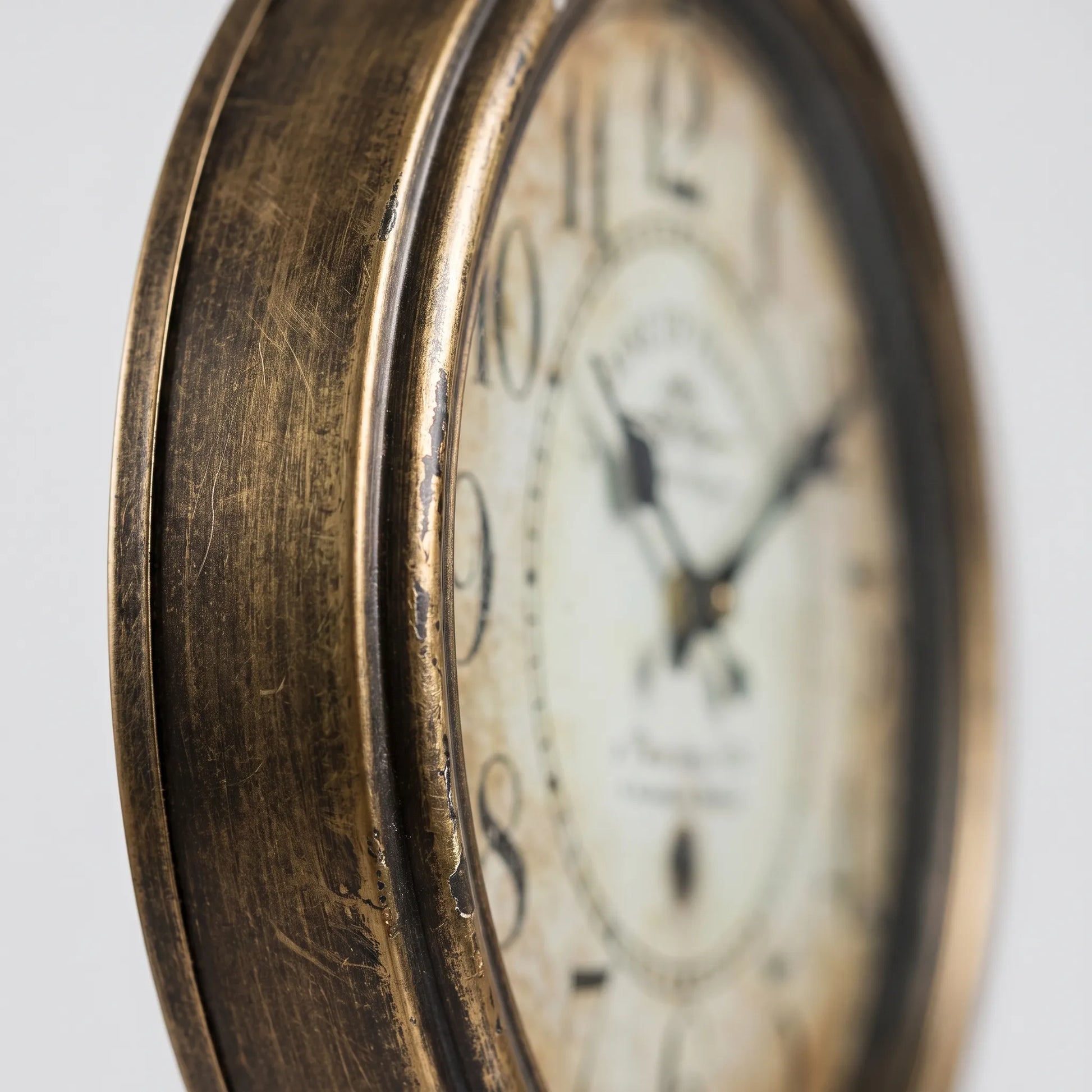 Chronova - Vintage Style Round Wall Clock
