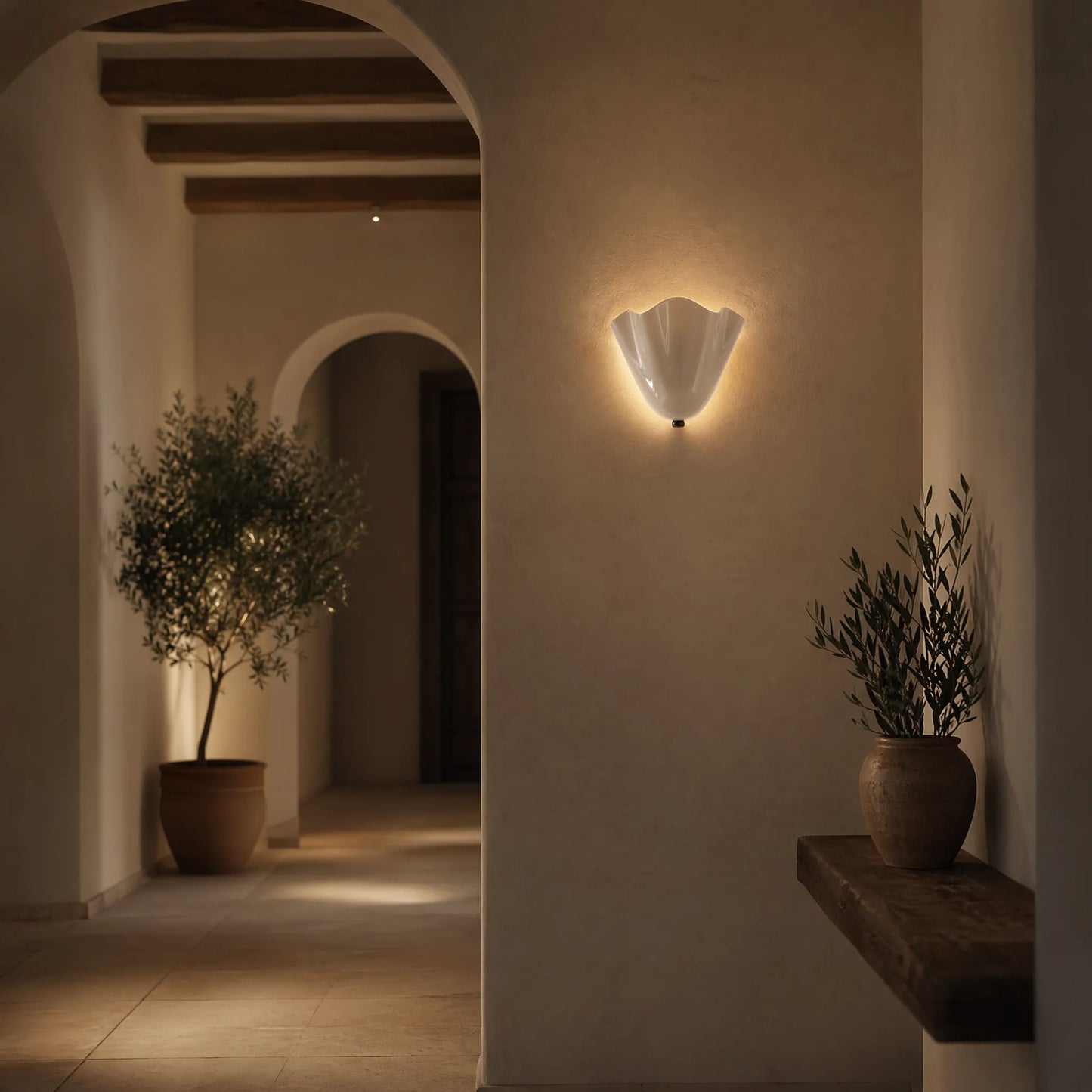 Conchelle - Frosted Glass Shell-Shaped Wall Sconce