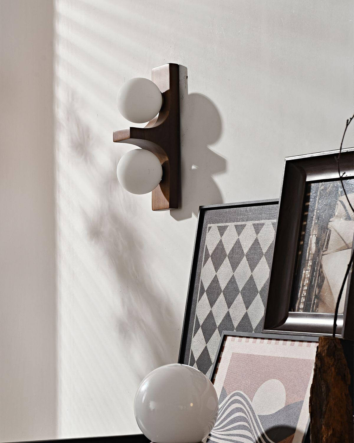 Cradel - Mid-Century Style Wall Sconce