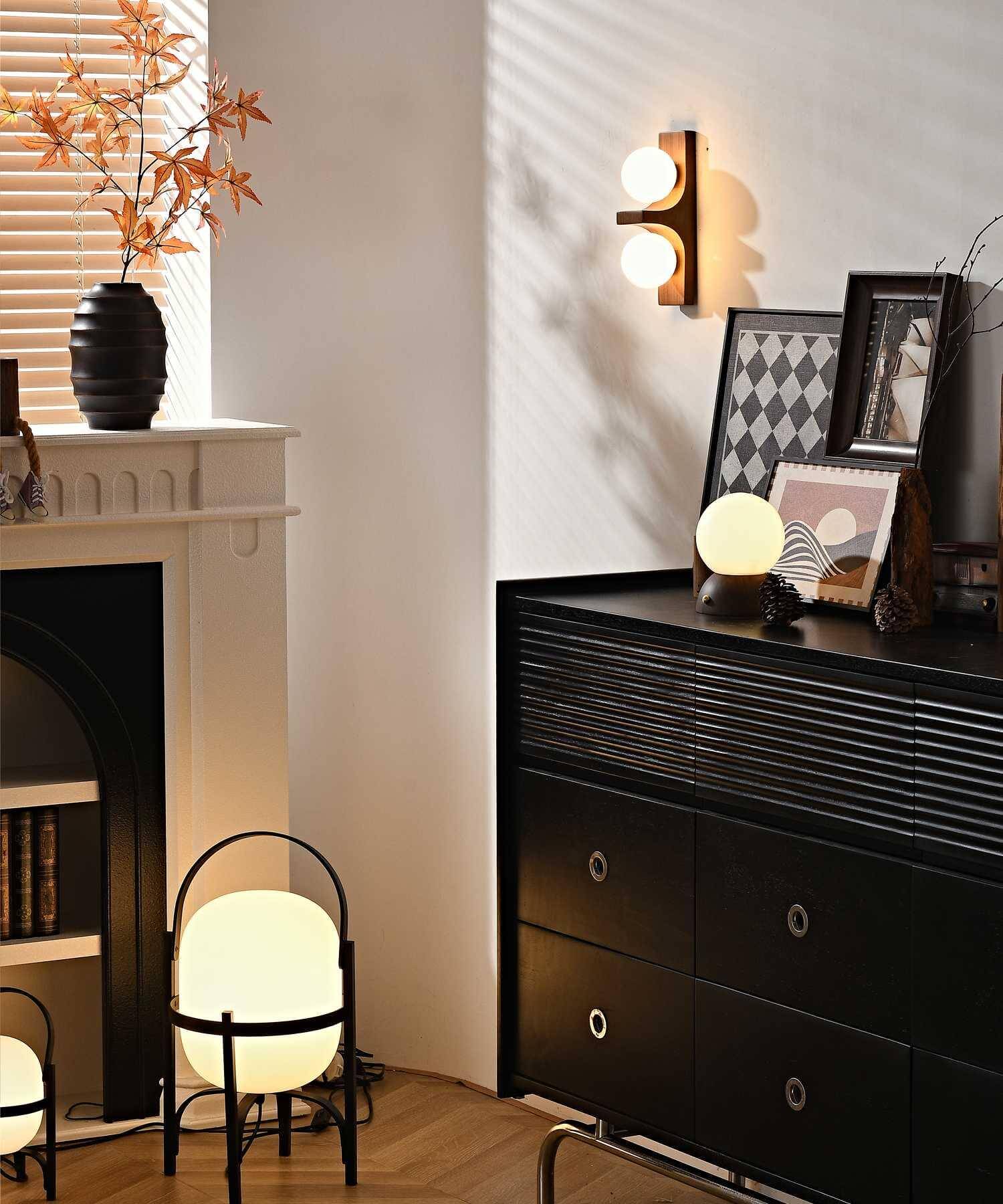 Cradel - Mid-Century Style Wall Sconce
