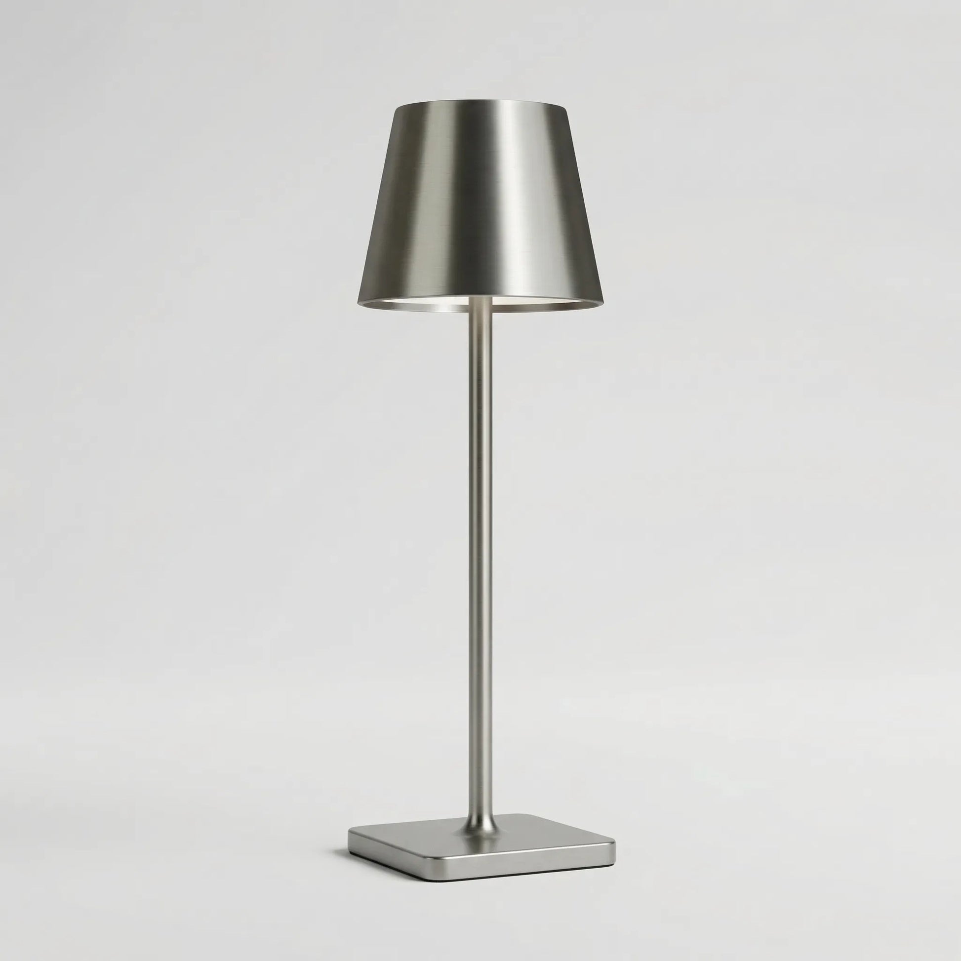 Glowmere - Minimalist Slim-Stem Table Lamp