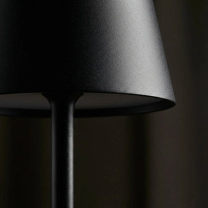 Glowmere - Minimalist Slim-Stem Table Lamp