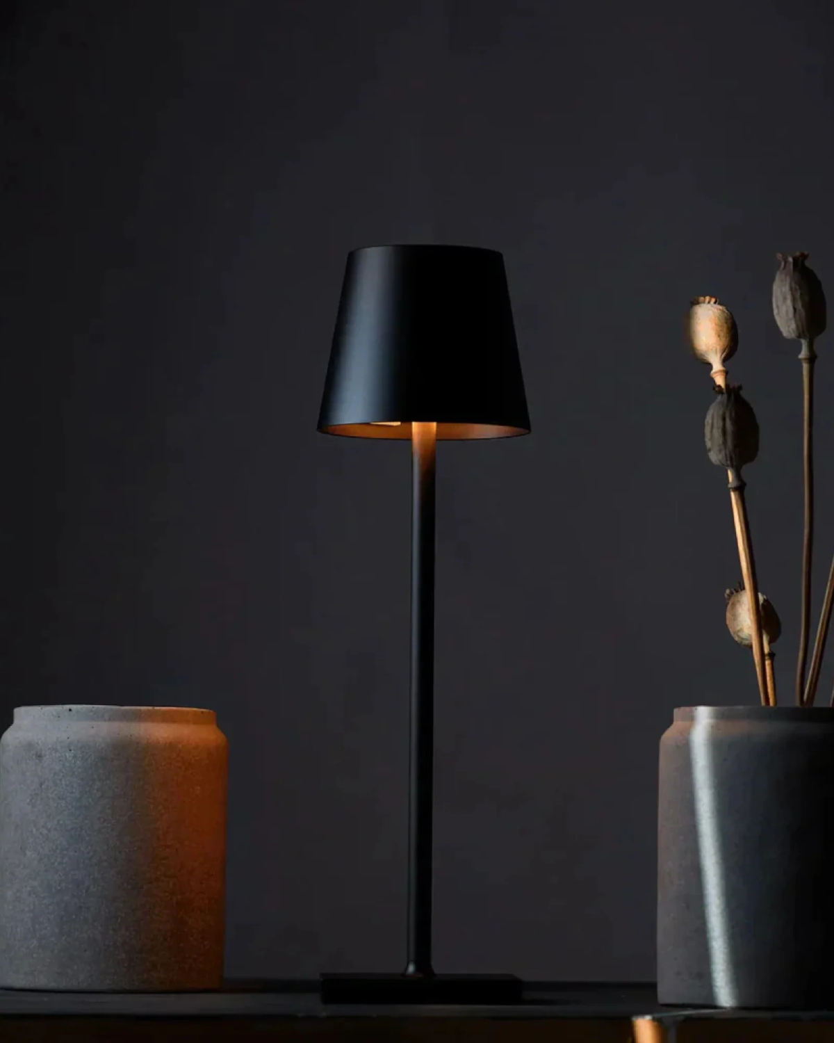 Glowmere - Minimalist Slim-Stem Table Lamp
