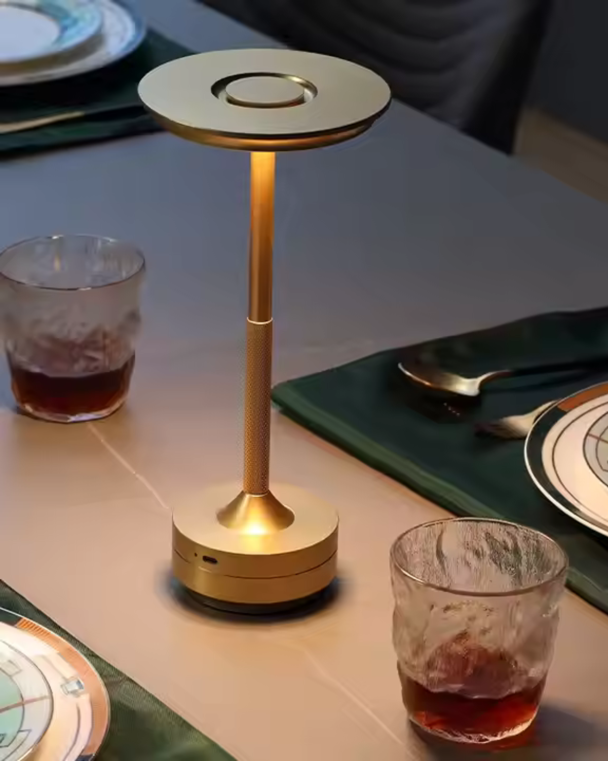 Lumivelle - Sculptural LED Table Lamp