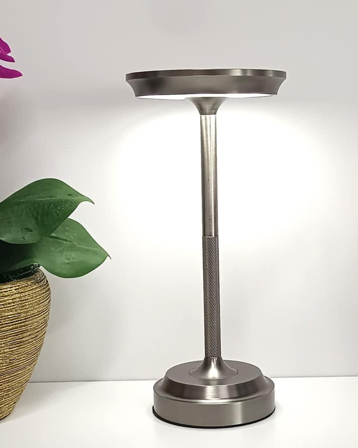 Lumivelle - Sculptural LED Table Lamp