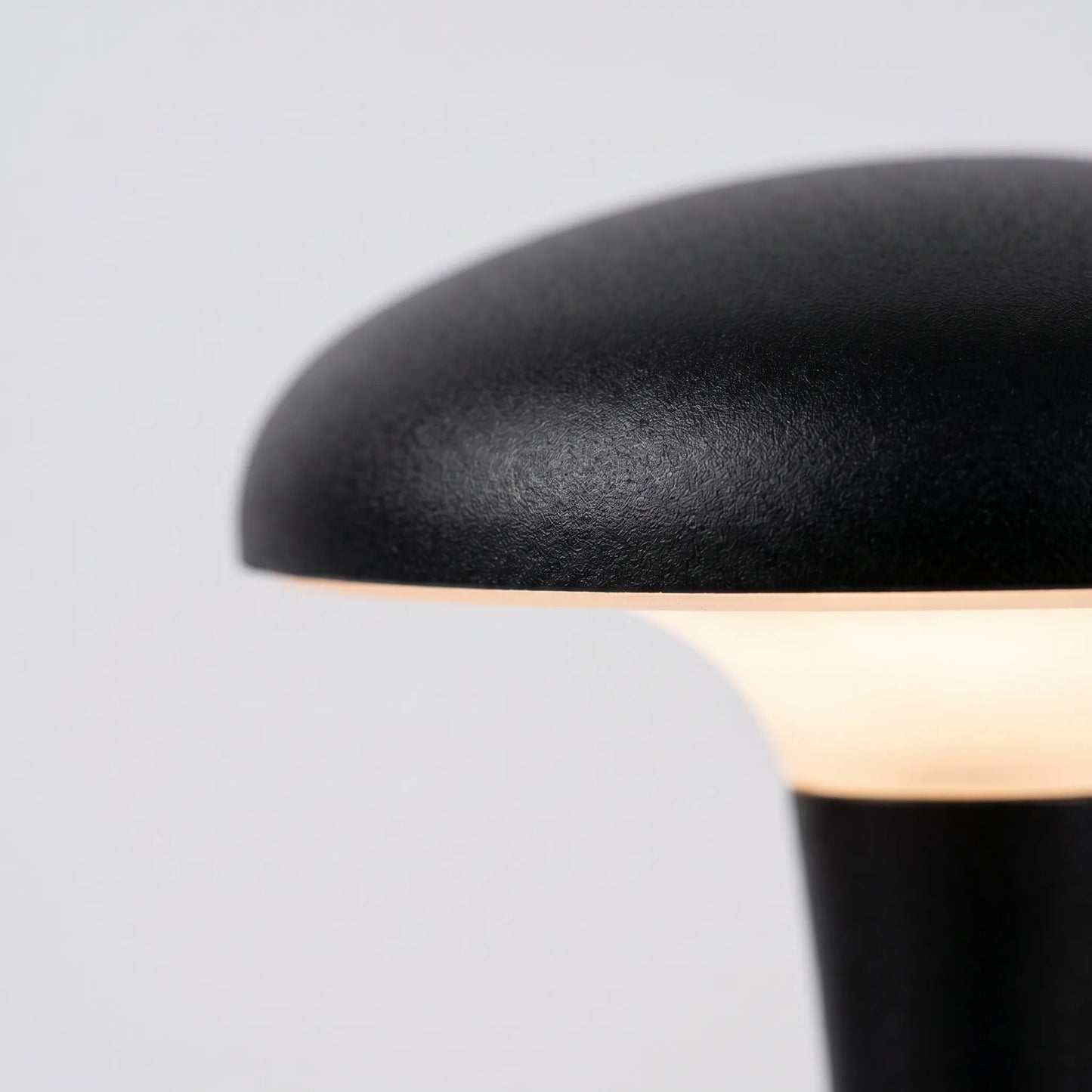 Novian - Rechargeable Touch Table Lamp