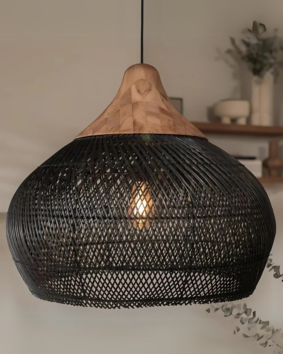 Rattova - Handwoven Rattan Pendant Lamp