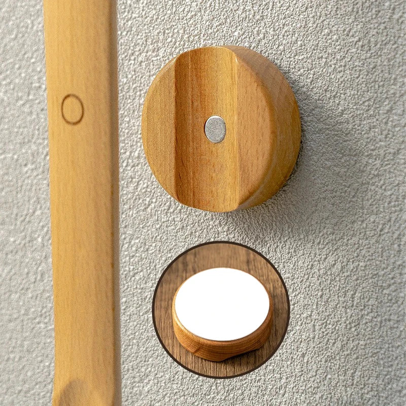 Lyfta - Magnetic Beech Wood Shoe Horn