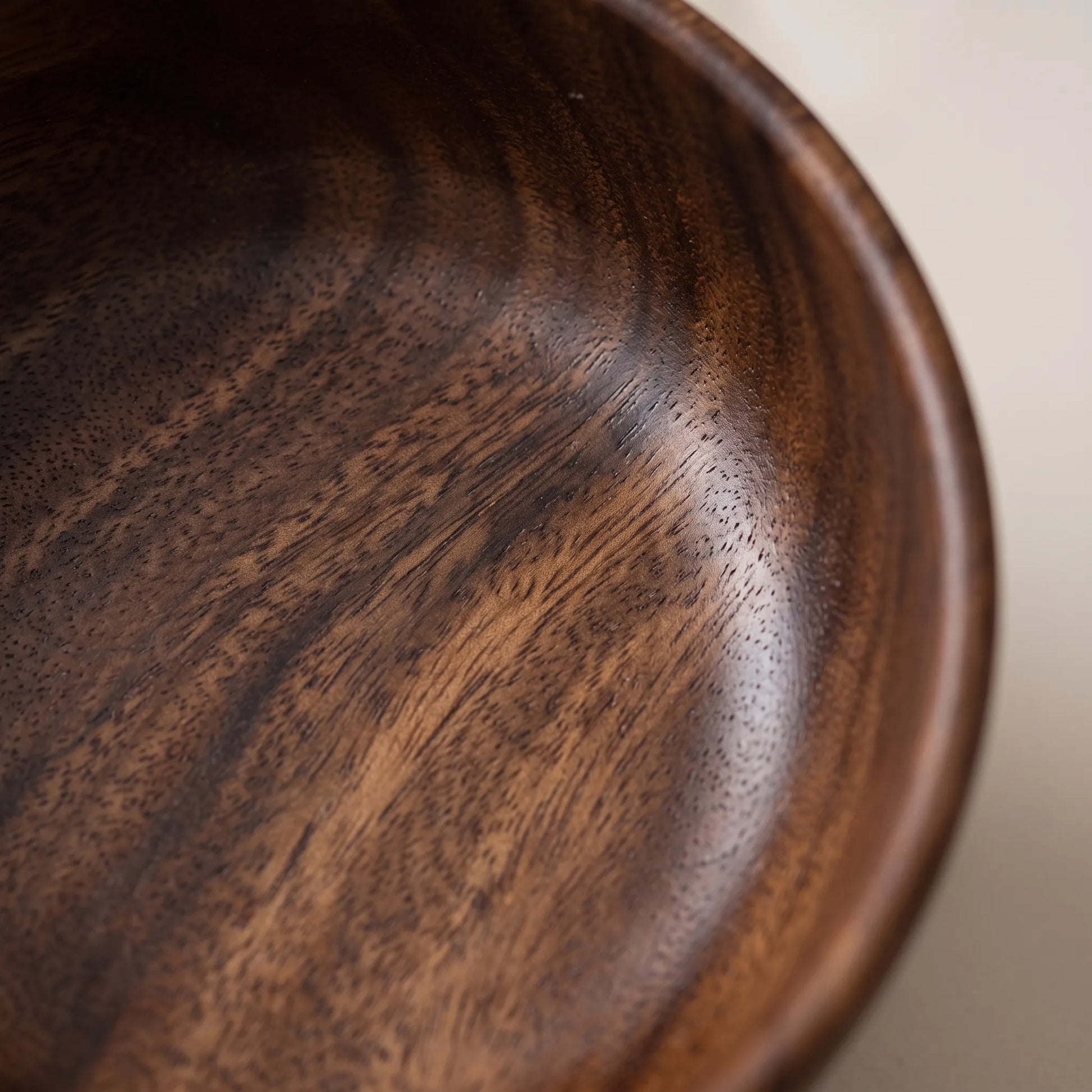 Sylvara - Vintage Style Serving Bowl