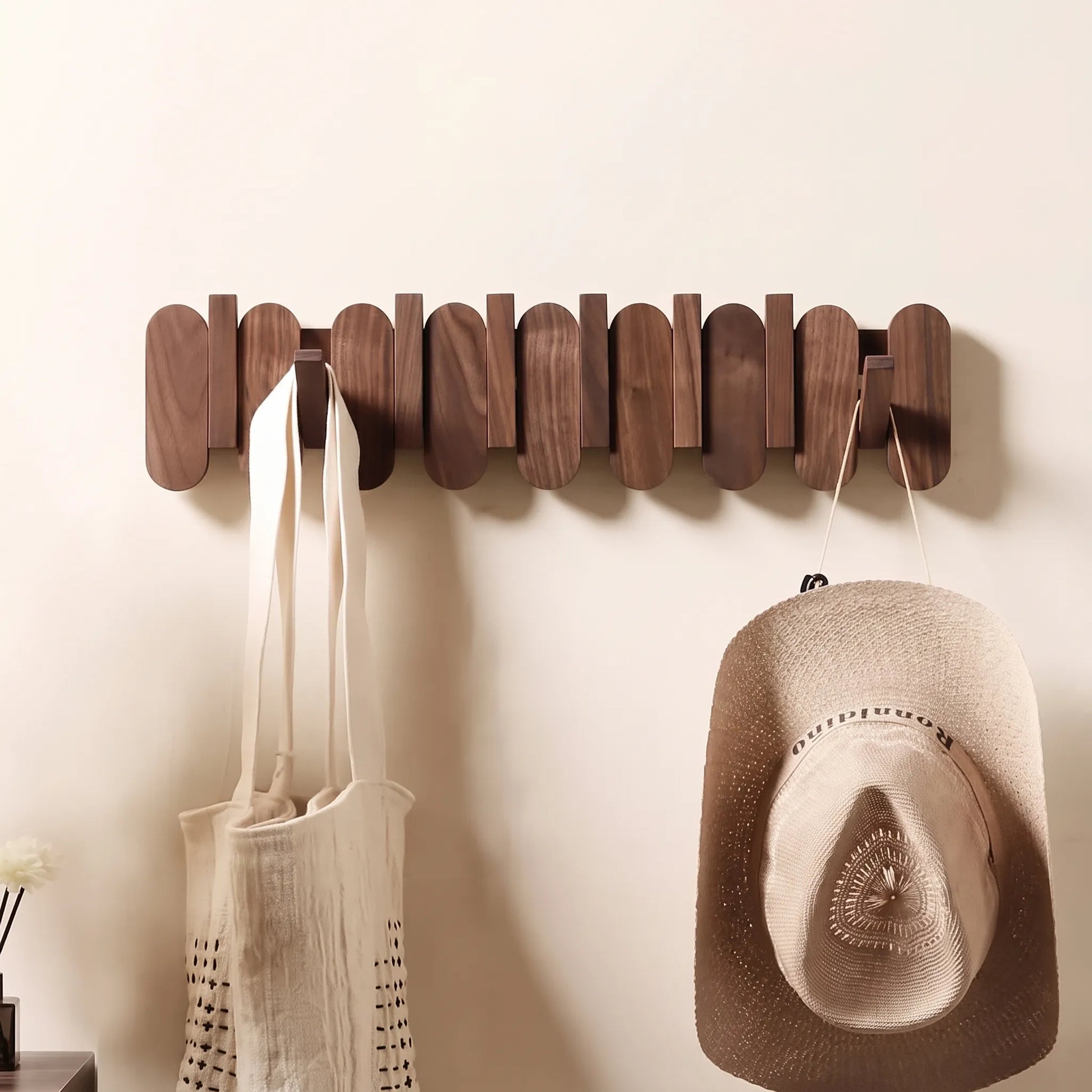 Timbray - Wall-Mounted Foldable Coat Rack