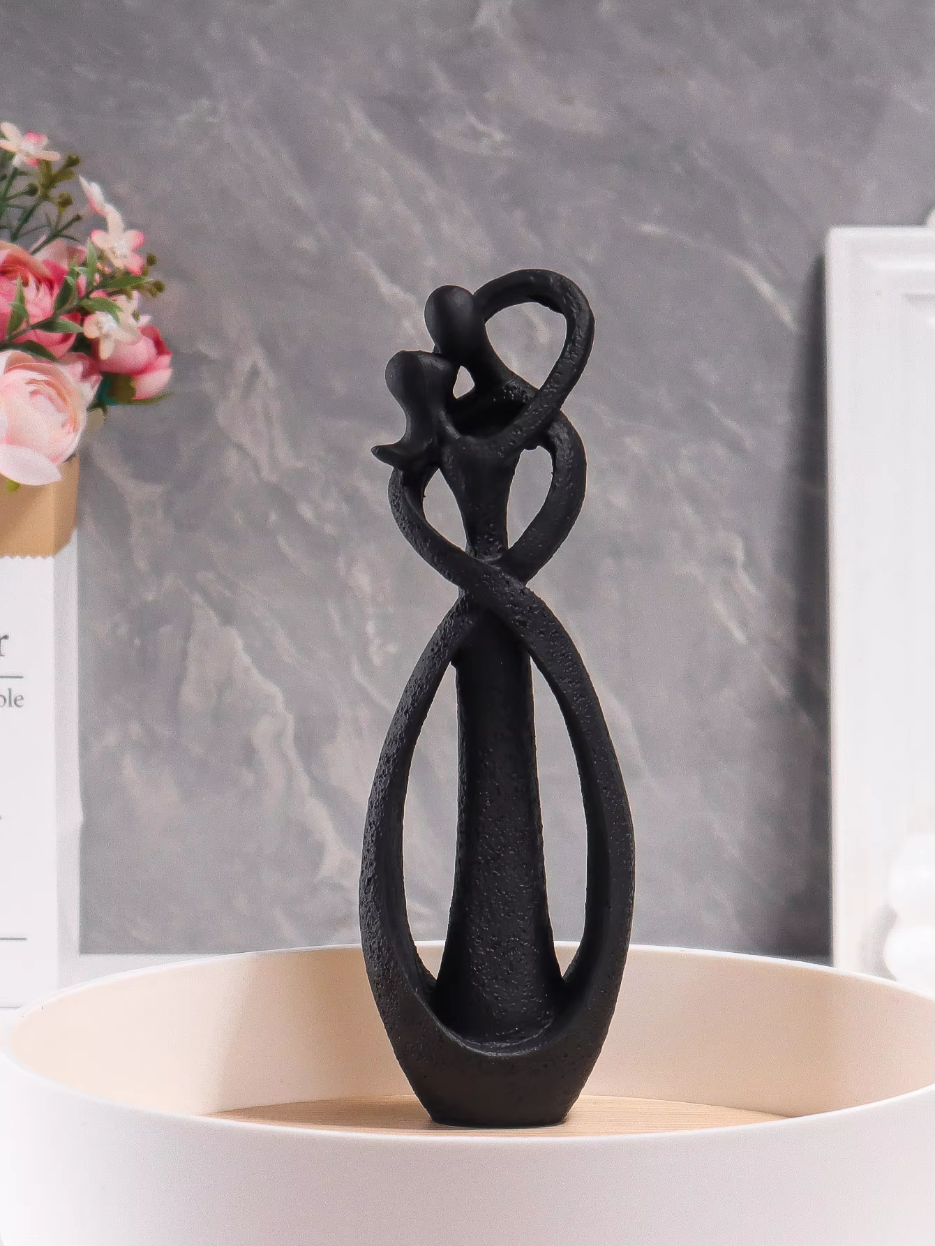 Embrava - Abstract Embracing Couple Sculpture